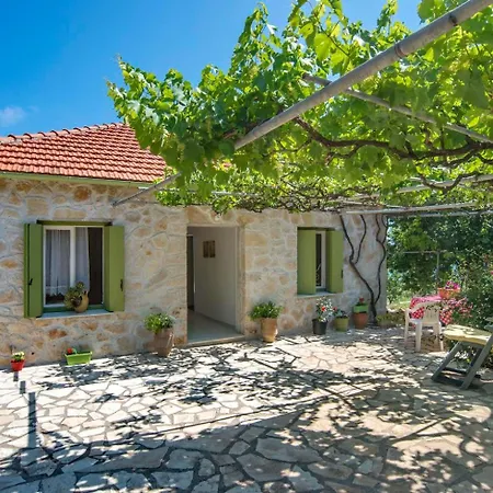 Agnis House Вилла