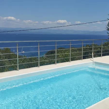 Agnis House Антипаксос