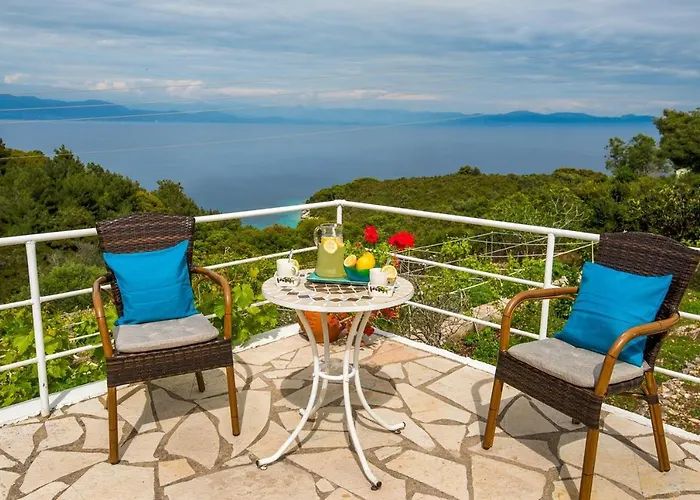 فيلة Agnis House *