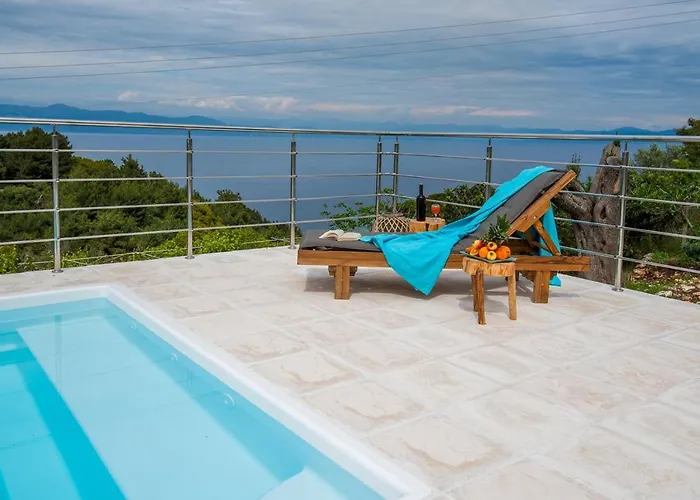 فيلة Agnis House *