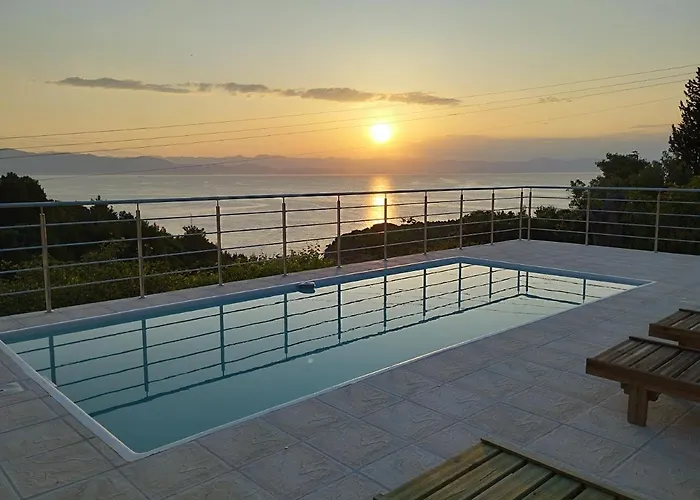 فيلة Agnis House أنتيباكسوس