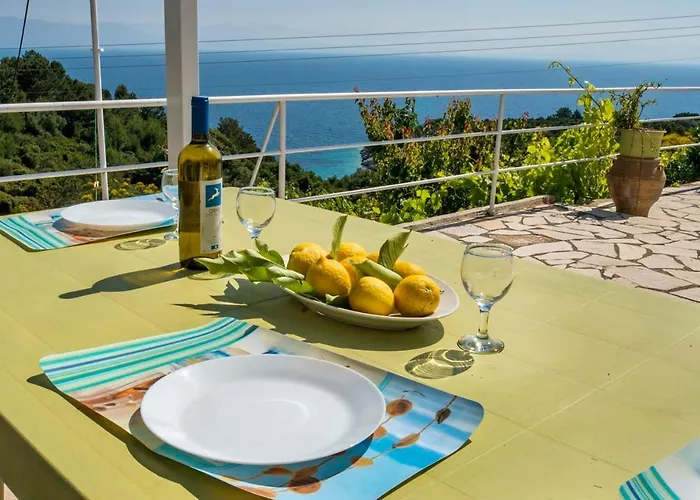 فيلة Agnis House