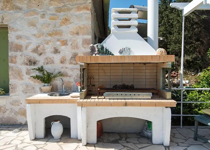 فيلة Agnis House *