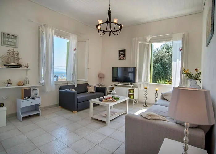 Agnis House أنتيباكسوس