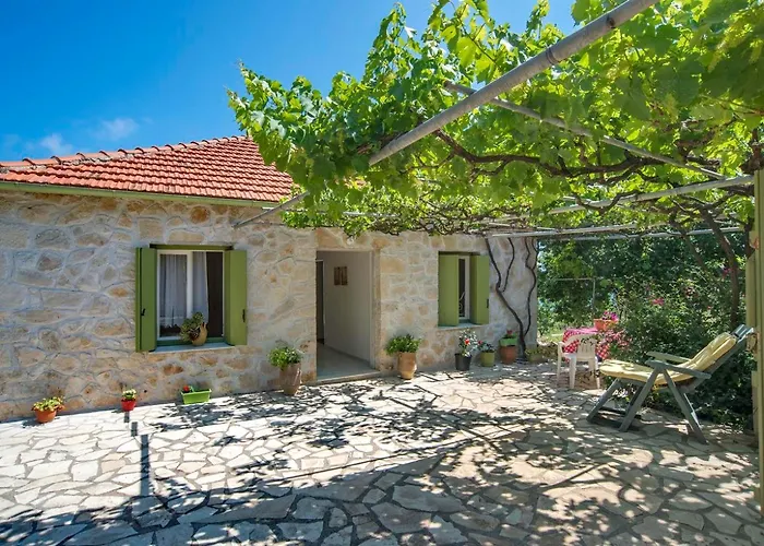 Agnis House فيلة